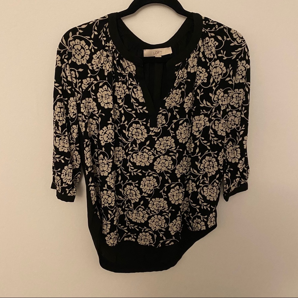 LOFT black and white floral raglan mixed media top
